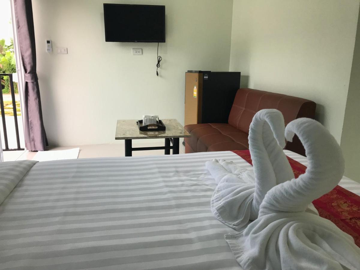Tubtimtong Boutique Hotell Nai Yang Beach Exteriör bild